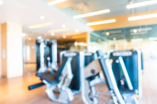 Matériel de fitness abstrait flou et déconcentré à l'intérieur de la salle de gym
 - Photo, image