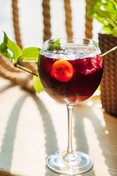 sangria with fresh fruits and berries, close up - Фото, зображення