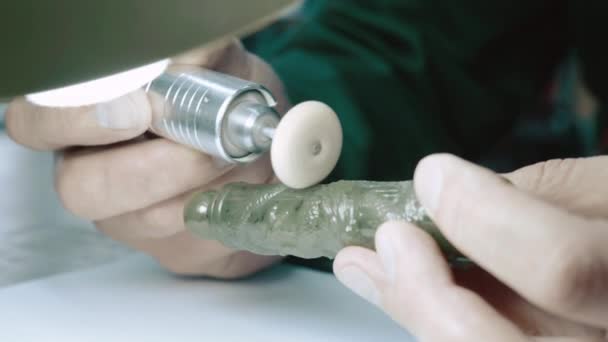 Jade nephritis nephrite feldolgozása Greenstone gyár gyártás - Felvétel, videó