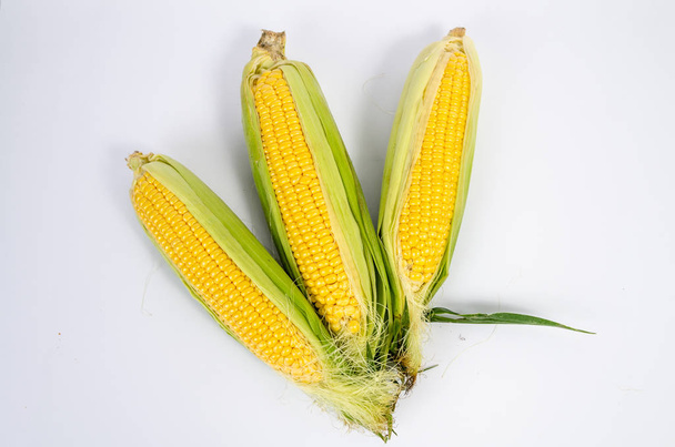 fondo de maíz aislado de cerca
  - Foto, Imagen