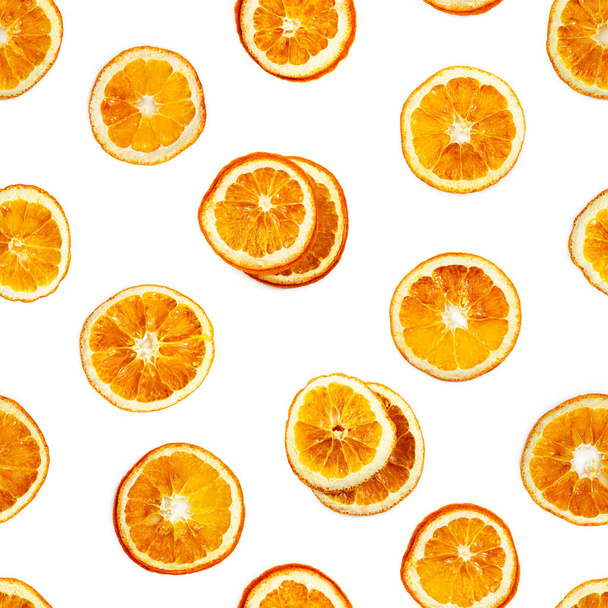 Бесшовный рисунок с ломтиками сушеного апельсина
  - Фото, изображение
