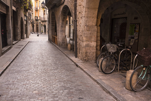 Historisch centrum en Joodse wijk van Girona (Spanje), een van de best bewaarde buurten in Spanje en Europa. - Foto, afbeelding
