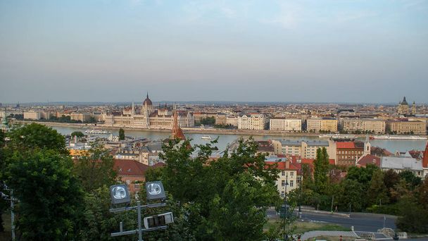 ブダペストはハンガリーの首都で美しい街 - 写真・画像