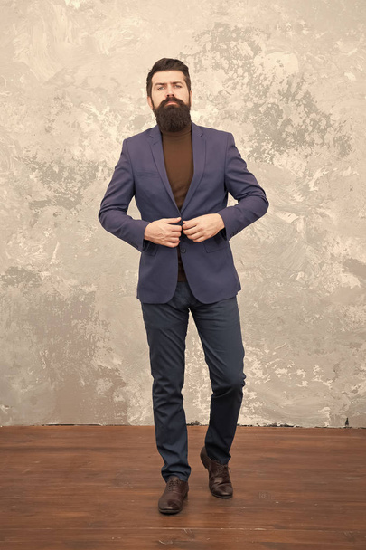 Choose perfect Outfit. Bearded man in formal suit. Business success. Man with beard. Male fashion look. Bearded hipster. Bearded man hipster in jacket. Confident businessman. Bearded mature hipster - Foto, Imagen