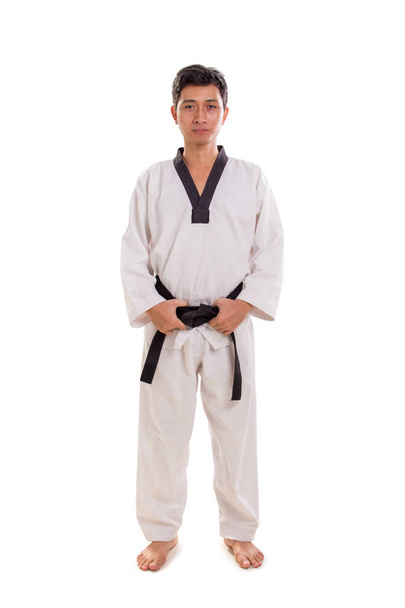 Profil debout du combattant de ceinture noire mâle, pleine longueur
 - Photo, image