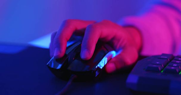 cyber sport gamer use mouse - Фото, зображення