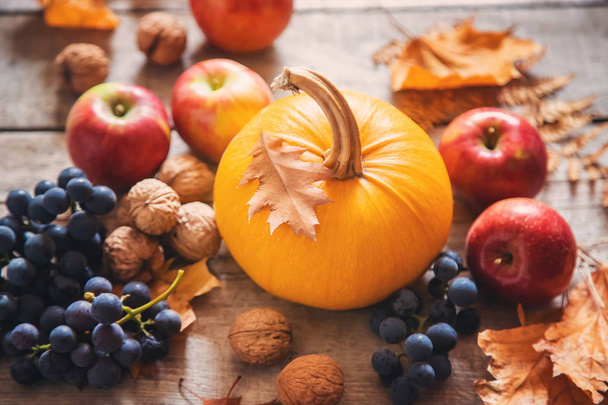 Autumn background with pumpkin. Thanksgiving Day. Selective focus. - Foto, Bild
