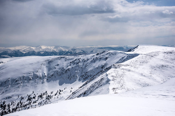 Piękny widok na góry w rejonie Hamar Daban. Panorama - Zdjęcie, obraz