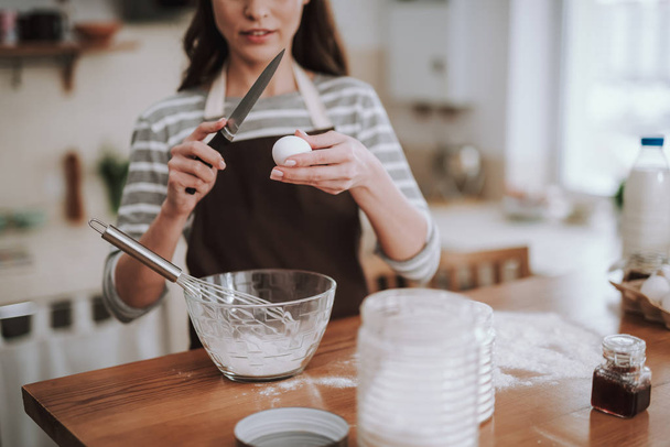 Young pretty lady is making homemade bakery - Foto, immagini