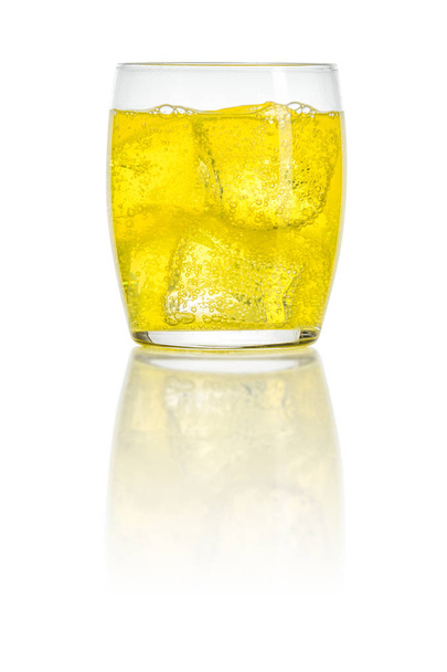 Апельсиновый прохладительный напиток со льдом
  - Фото, изображение