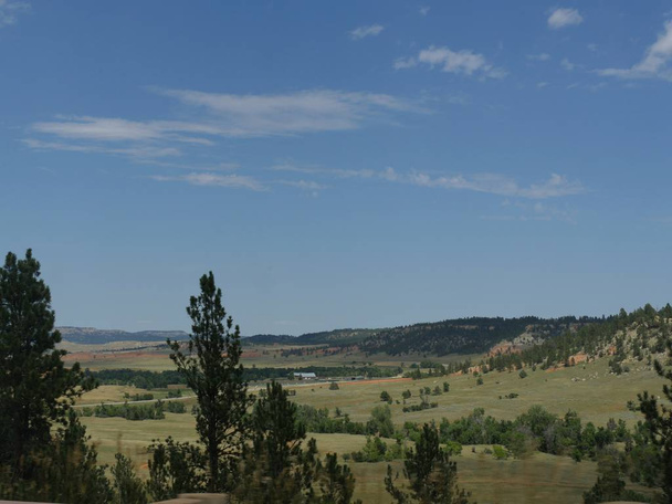 Gyönyörű Wyoming táj a módja annak, hogy az ördögök torony, Amerika első nemzeti emlékmű.   - Fotó, kép