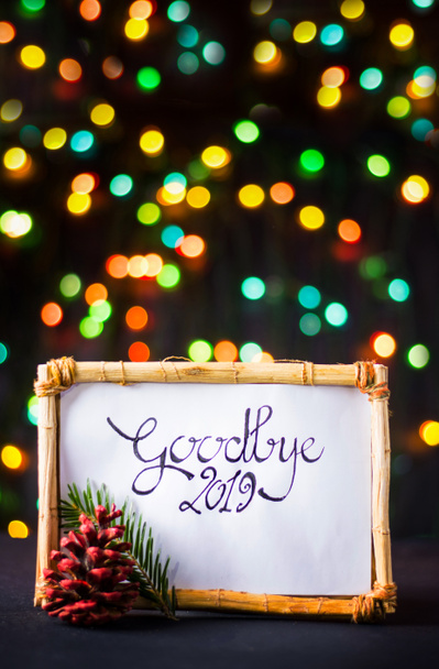 Αντίο 2019 νέο έτος Σημείωση με πολύχρωμο φόντο - Φωτογραφία, εικόνα