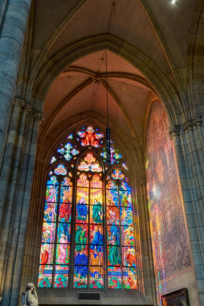 Prague, Czech Republic - May 8, 2019 - The interior of St. Vitus Cathedral inside of the Prague Castle complex built in the 9th century in Prague, Czech Republic. - Foto, afbeelding