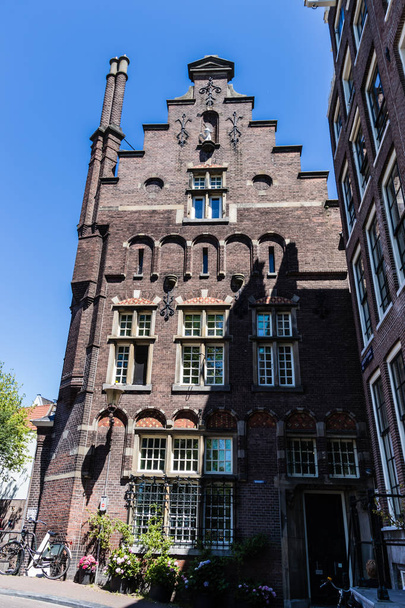 Традиционная архитектура исторического центра Амстердама
 - Фото, изображение