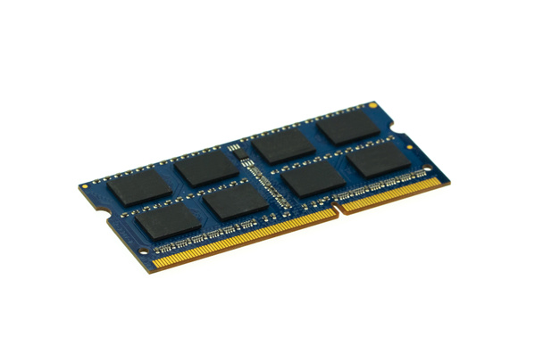 Imagen de una memoria RAM sobre un fondo blanco. Equipos y empresas
 - Foto, Imagen