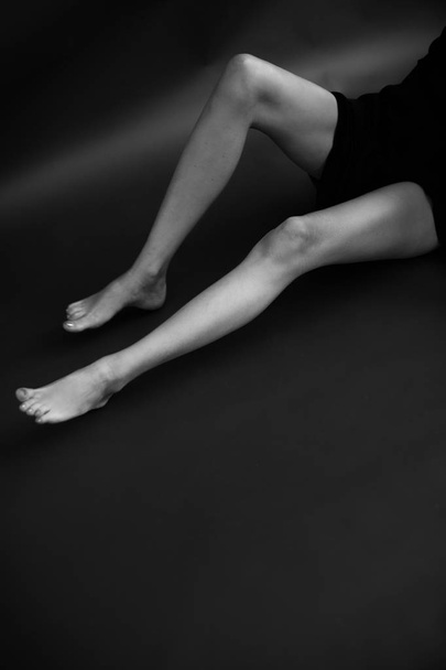black and white art fashion portrait of woman - Foto, Imagen