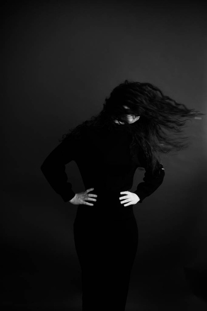 black and white art fashion portrait of woman - Foto, imagen