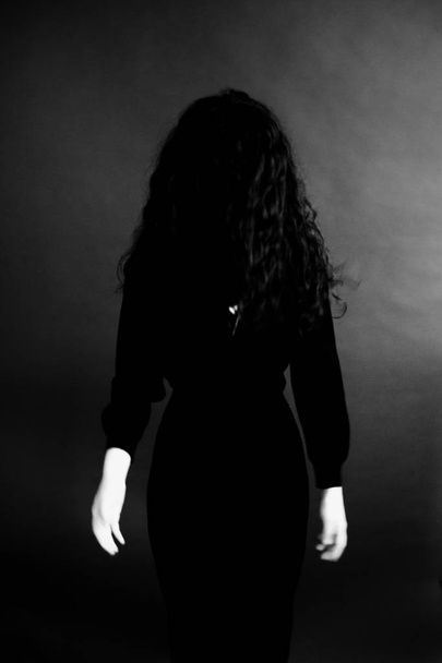 black and white art fashion portrait of woman - Foto, immagini