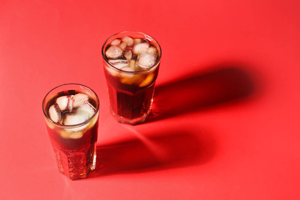 Glasses of cola on color background - Fotoğraf, Görsel