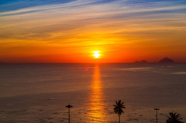 Východ slunce v oblacích nad jižním čínským mořem, Vietnam Nha Trang - Fotografie, Obrázek