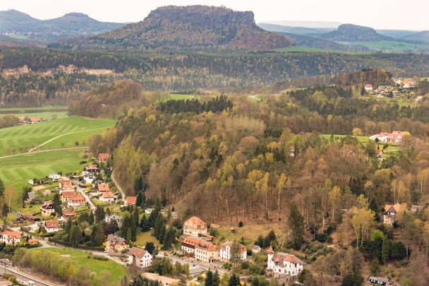 Rathen - uma aldeia alemã na Suíça saxã
 - Foto, Imagem