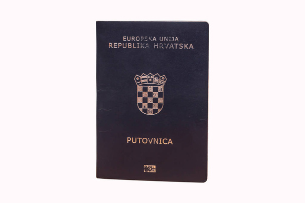 Passeport biométrique croate isolé
  - Photo, image
