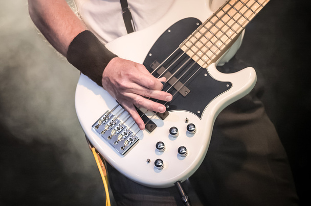 Guitarra Bass
 - Foto, imagen