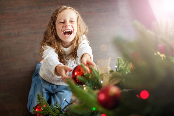 Child decoration christmas tree - 写真・画像