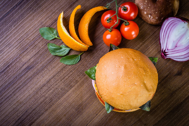 Burger végétarien artisanal
  - Photo, image