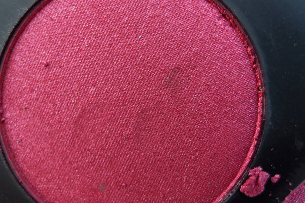 ピンクのアイシャドウを撮影マクロ。散乱化粧品の質感 - 写真・画像