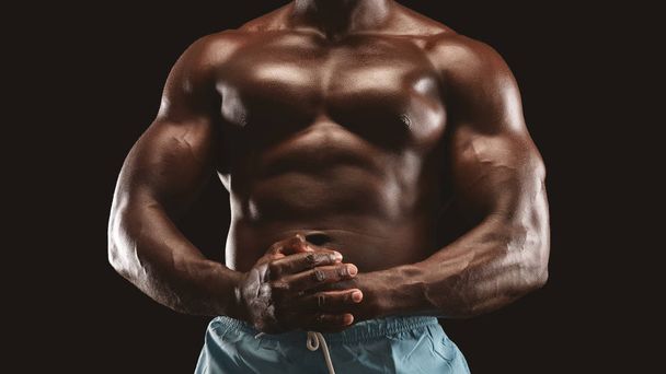 Hot athletic body of african male bodybuilder - Zdjęcie, obraz