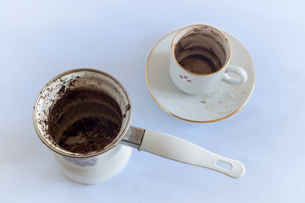 Likainen turkkilainen kahvia ja kahvia Cup, ylhäältä
 - Valokuva, kuva