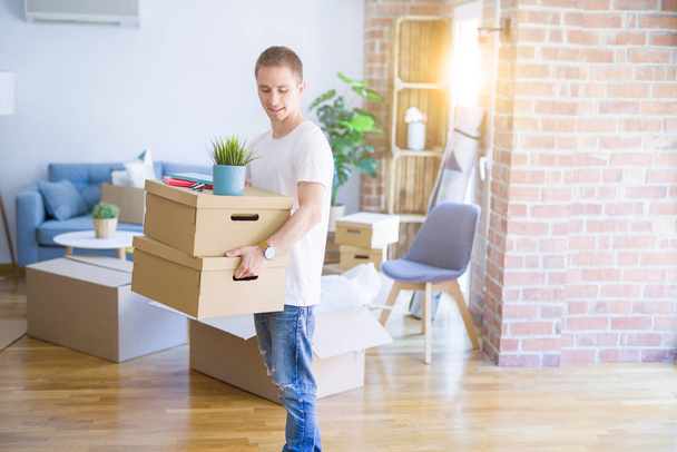 man moving to new apartment - Photo, Image