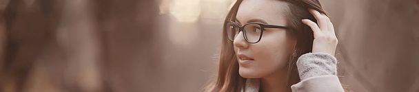 autumn girl glasses / autumn look girl in transparent glasses, eyesight - Photo, image