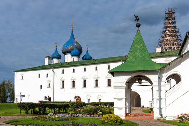 Suzdal, Russia - August, 24 2019: Panoramic view of The Suzdal Kremlin in Suzdal, Russia. The Golden Ring of Russia - Zdjęcie, obraz