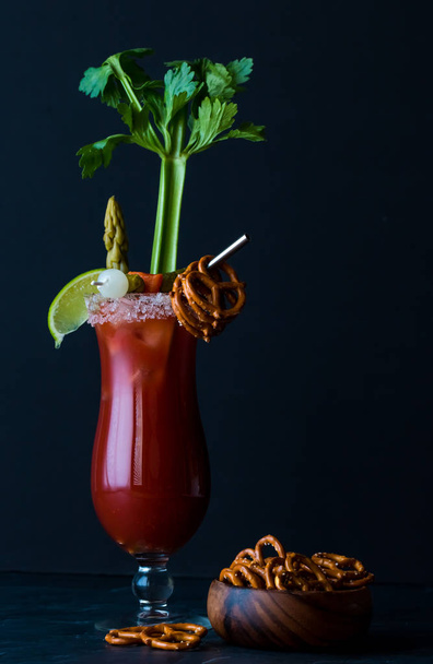 Koristeltu Caesar cocktail
 - Valokuva, kuva