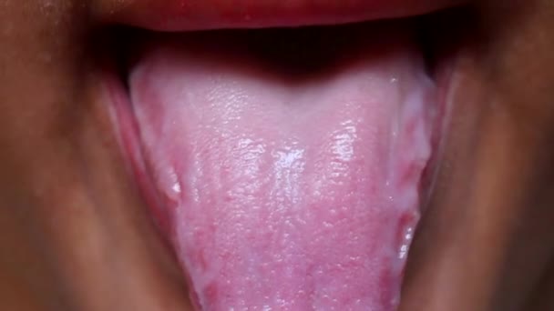 Stick Out Tongue - Záběry, video