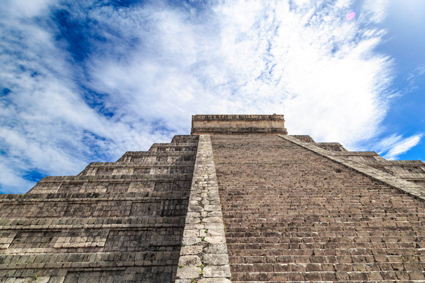 The pyramid of Kukulkan in Chichen Itza. Mayan pyramids, sky, cl - Photo, Image