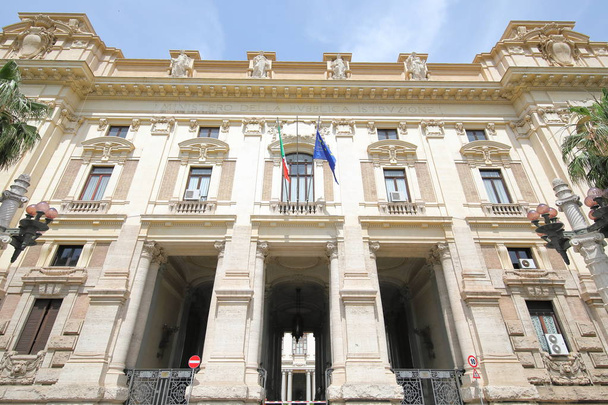 Ministry of Public Education Rome Italy. Translation for Italian - Ministry of Public Education. - Foto, Imagen