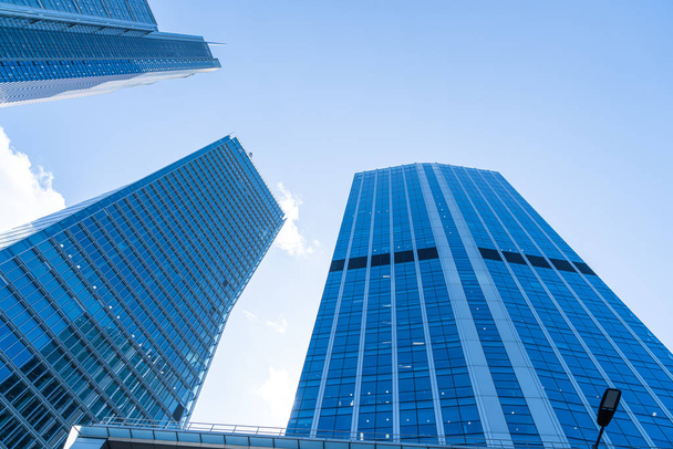 Windows of Skyscraper Business Office with blue sky - Zdjęcie, obraz