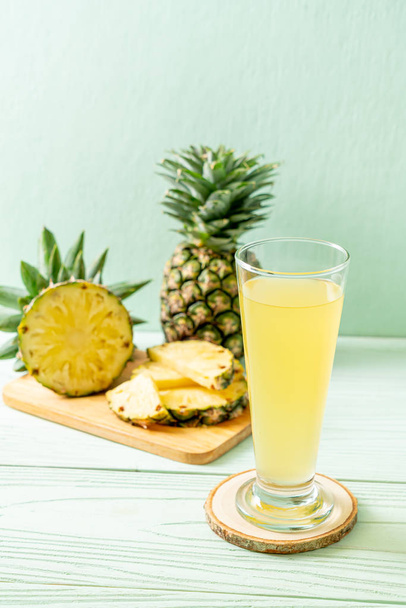 fresh pineapple juice - Foto, Imagen