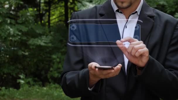 İşadamı metin Gdpr ile hologram kullanır - Video, Çekim