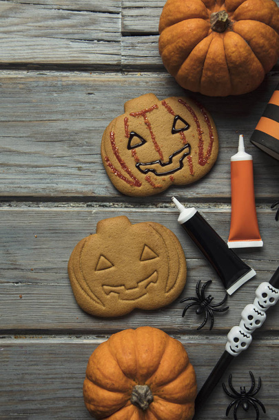 Halloween pumpkin gingerbread cookies - Foto, imagen