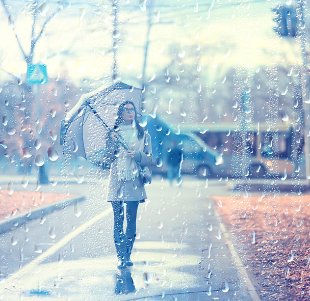 young woman umbrella autumn / autumn trendy look, model with umbrella, rainy cold weather - 写真・画像