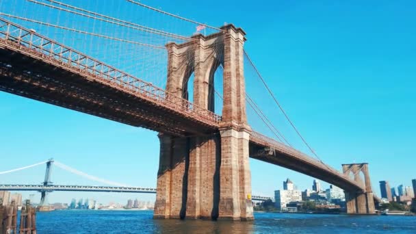 kilátás a Brooklyn híd belvárosában Manhattan, New York City - Felvétel, videó