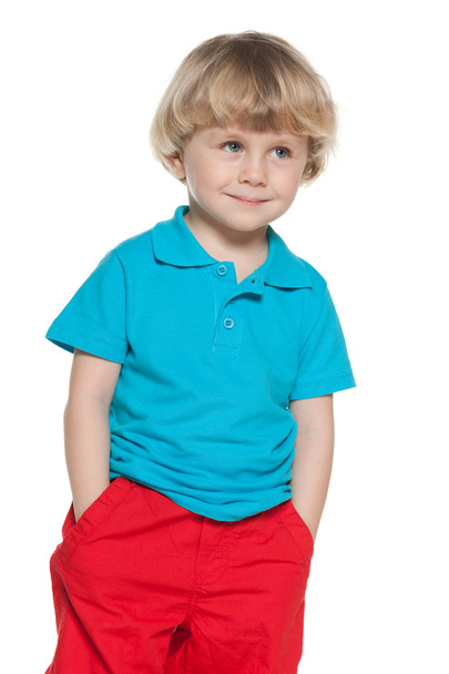 Curieux petit garçon en chemise bleue
 - Photo, image