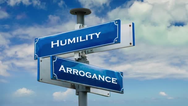謙虚さと傲慢さへのストリートサイン - 映像、動画