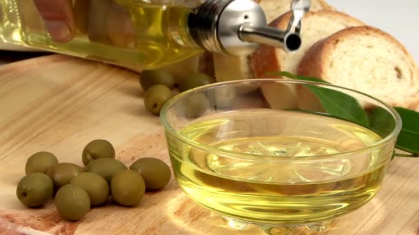 Aperitivo de aceite de oliva y pan
 - Metraje, vídeo