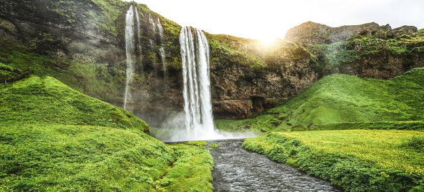 Magical Seljalandsfoss Waterfall in Iceland. - Zdjęcie, obraz