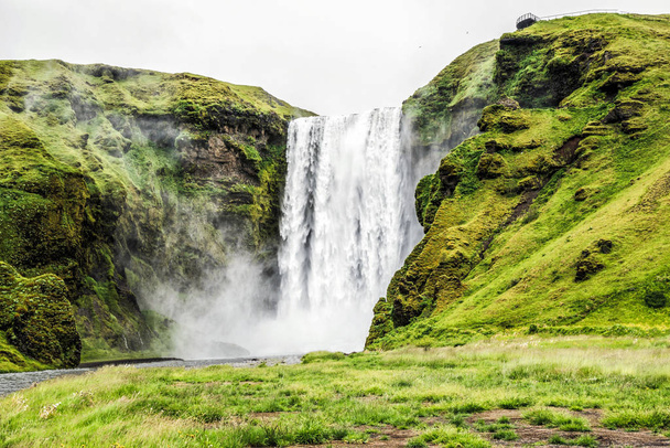 Skogafossův vodopád na Islandu v létě. - Fotografie, Obrázek